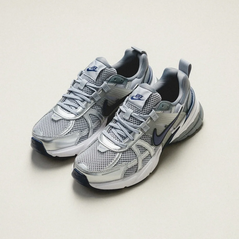 *NEW* Nike V2K Run Pure Platinum Sneakers - Picture 3 of 7